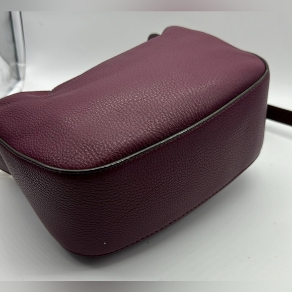 Micheal Kors Plum Pebbled Leather Grommet Strap Hobo EUC - Picture 4 of 5